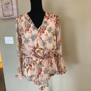 Vince camuto floral top